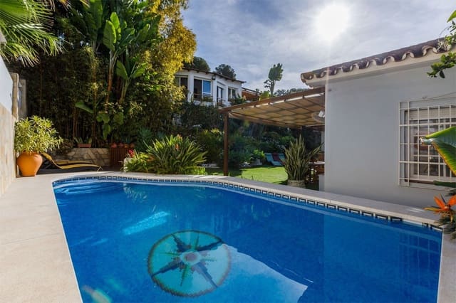 4 Zimmer Villa zu vermieten in Benajarafe, Vélez-Málaga mit Pool Garage - 3.800 € (Ref: 9864033)