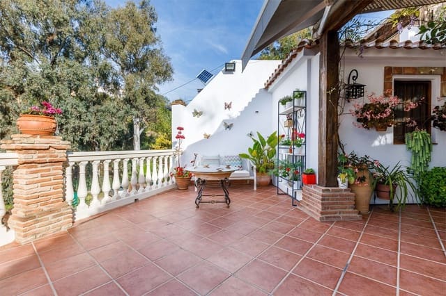 4 Zimmer Villa zu vermieten in Benajarafe, Vélez-Málaga mit Pool Garage - 3.800 € (Ref: 9864033)