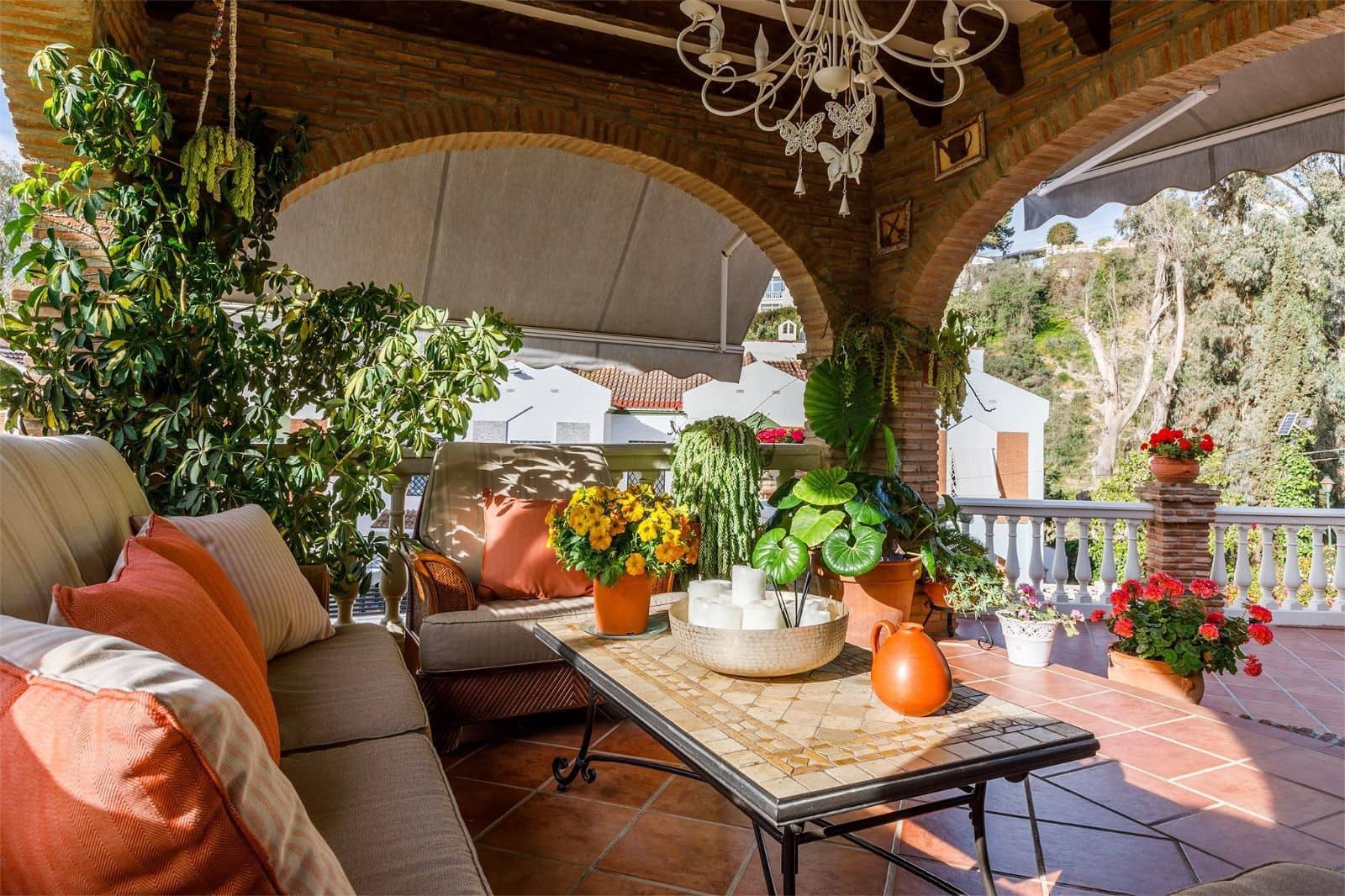 4 Zimmer Villa zu vermieten in Benajarafe mit Pool Garage - 3.800 € (Ref: 9864033)