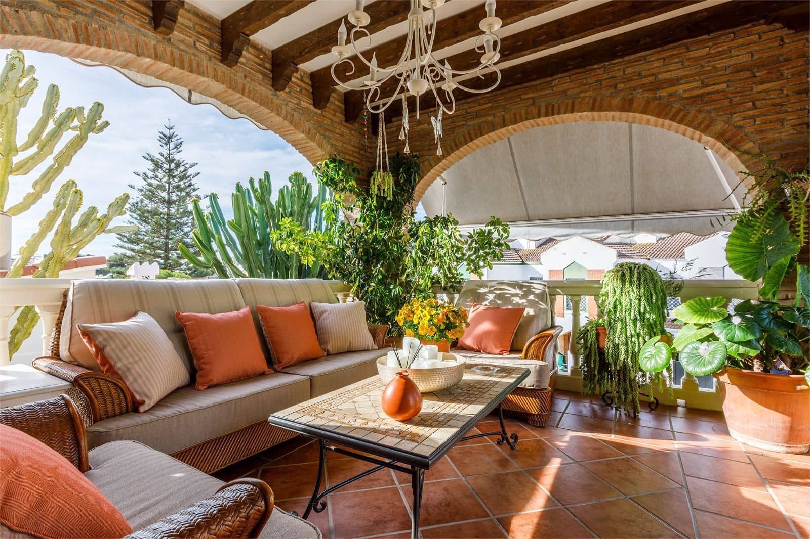 4 Zimmer Villa zu vermieten in Benajarafe mit Pool Garage - 3.800 € (Ref: 9864033)