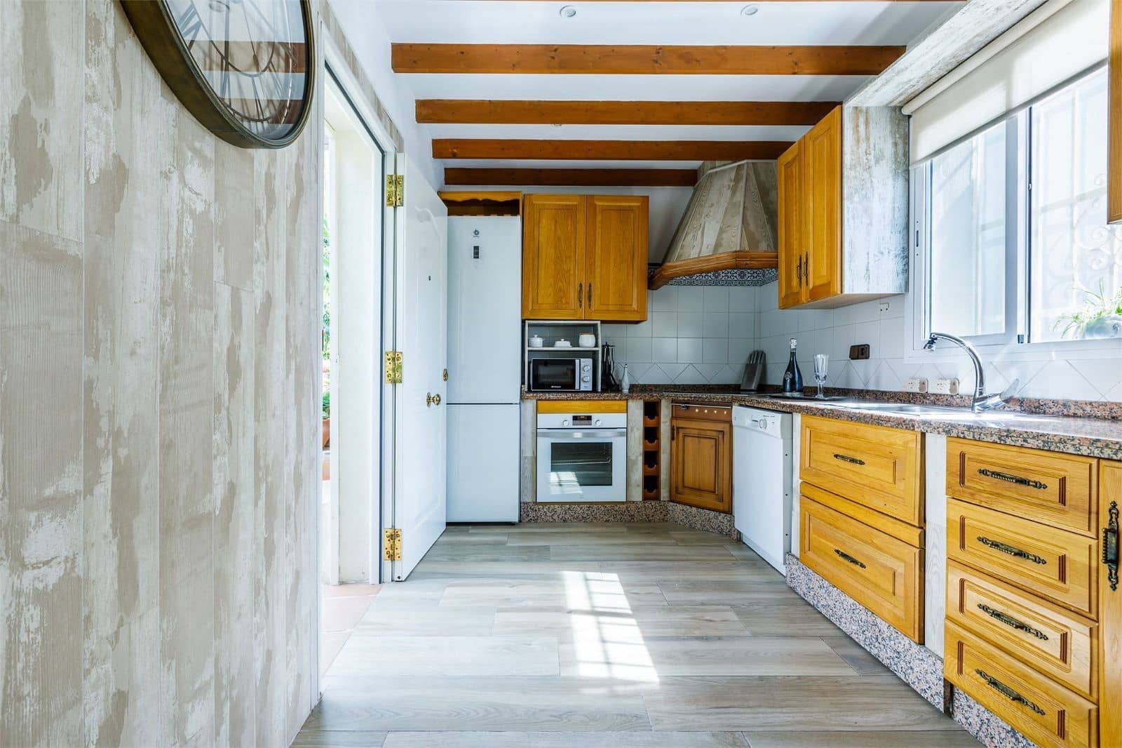 4 Zimmer Villa zu vermieten in Benajarafe mit Pool Garage - 3.800 € (Ref: 9864033)