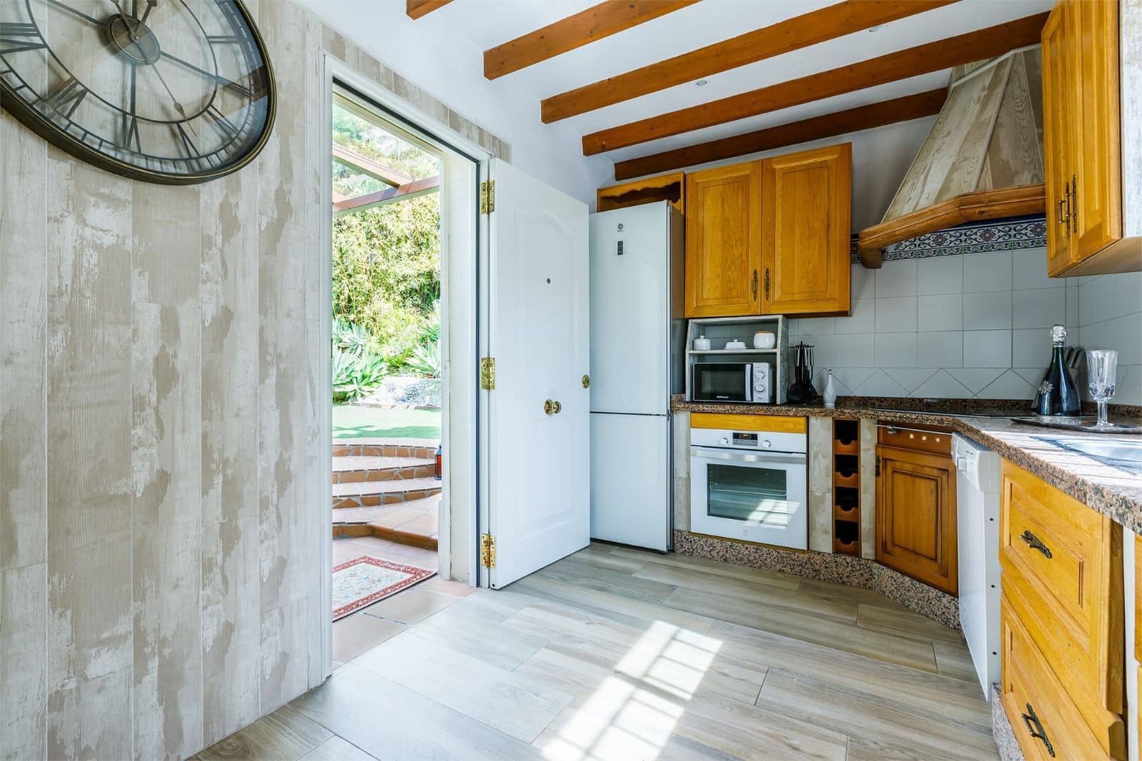 4 Zimmer Villa zu vermieten in Benajarafe mit Pool Garage - 3.800 € (Ref: 9864033)