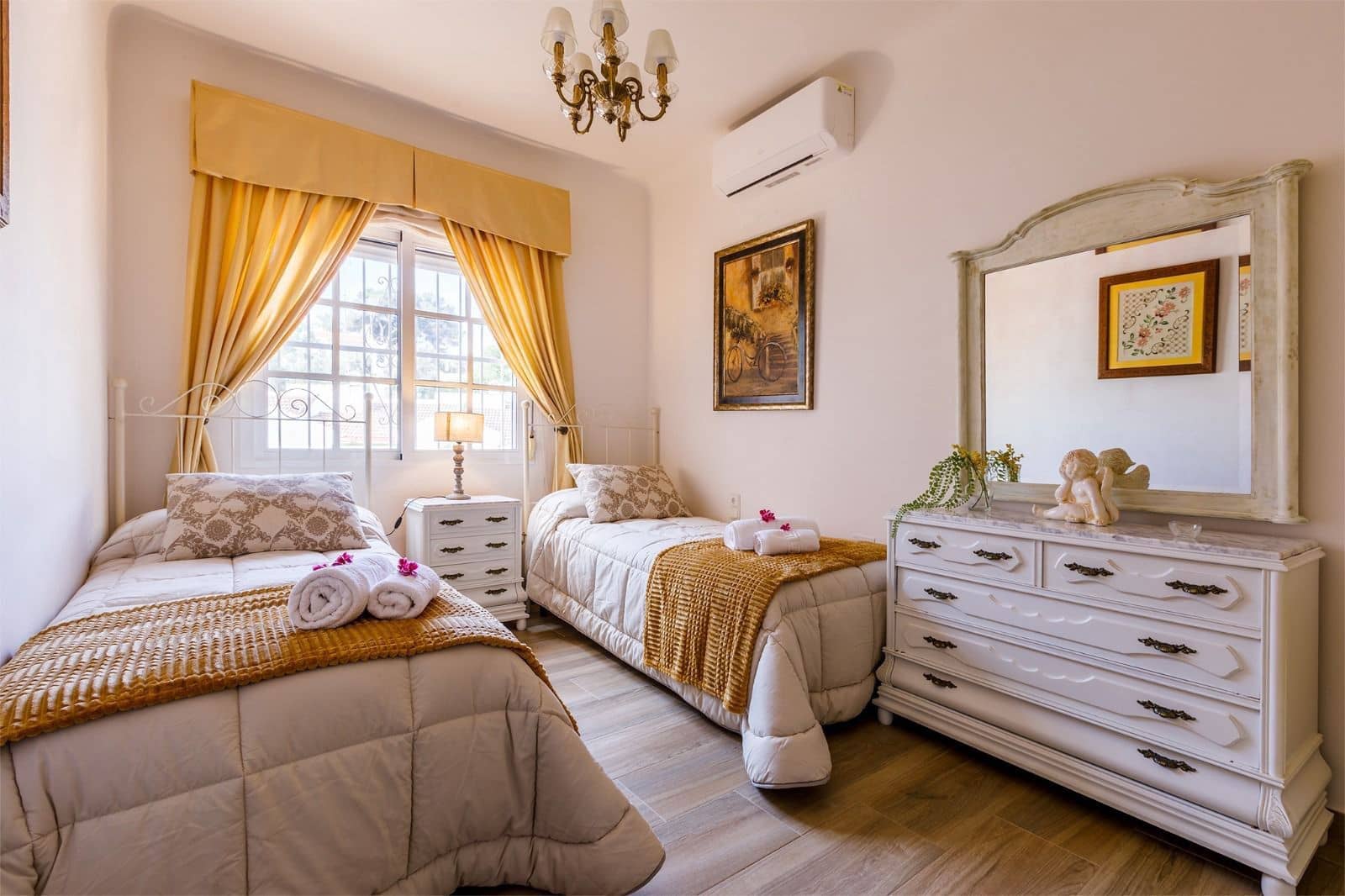 4 Zimmer Villa zu vermieten in Benajarafe mit Pool Garage - 3.800 € (Ref: 9864033)