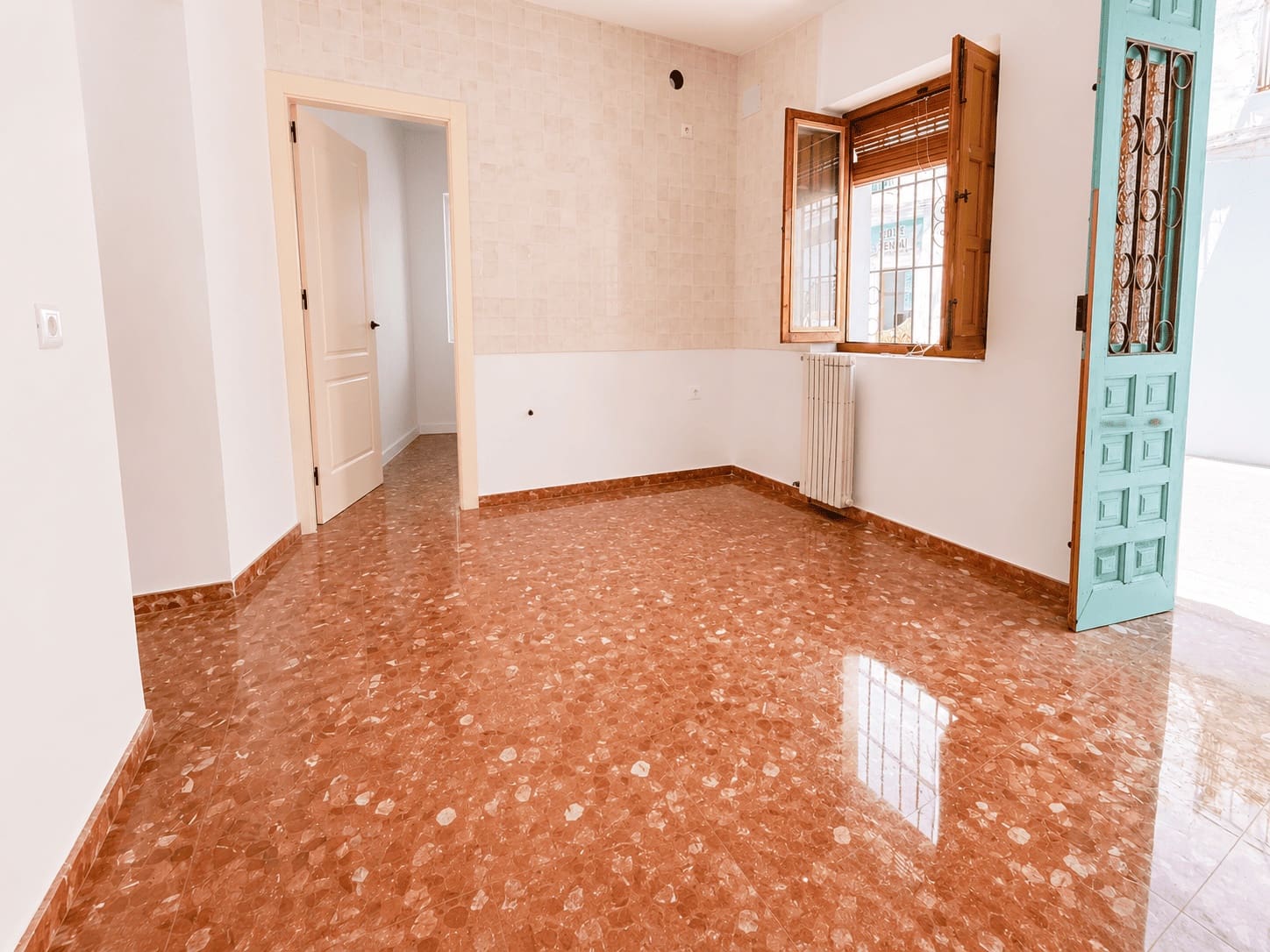 2 bedroom Townhouse for rent in Frigiliana with garage - € 850 (Ref: 9864036)