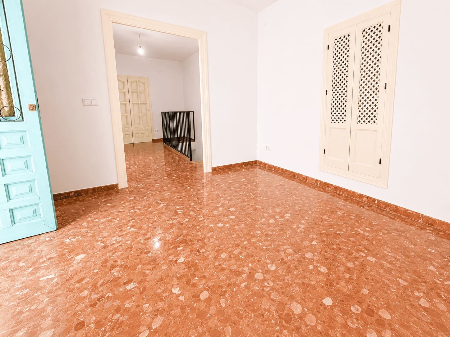 2 bedroom Townhouse for rent in Frigiliana with garage - € 850 (Ref: 9864036)