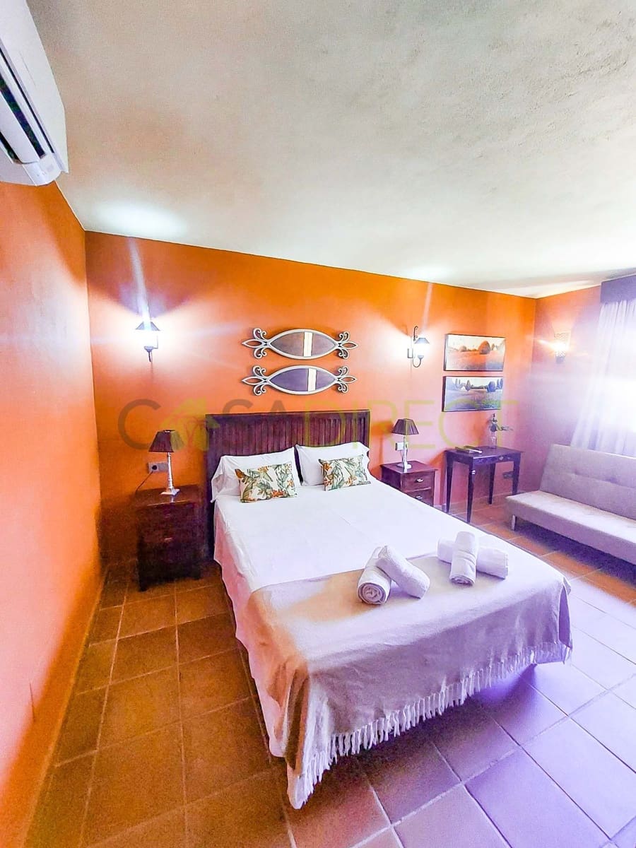 4 soveværelse Finca/Landehus til leje i Mijas med swimmingpool garage - € 4.800 (Ref: 9872954)