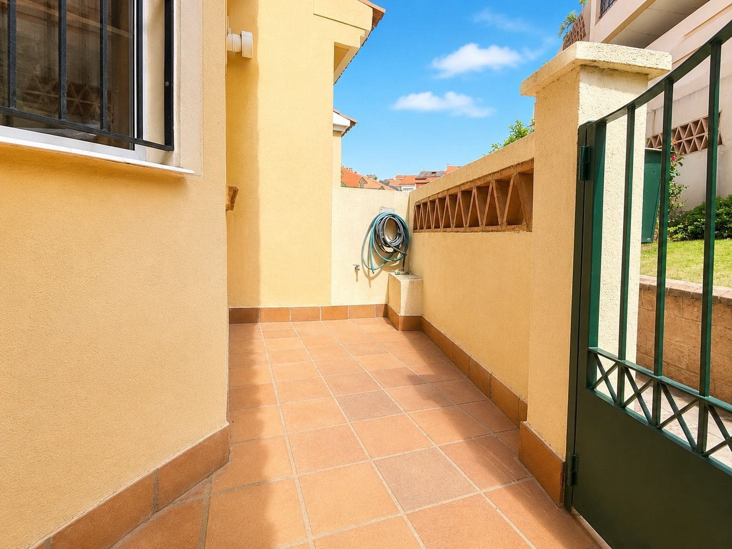 4 sovrum Semi-fristående Villa att hyra i Torre del Mar med pool - 2 500 € (Ref: 9877889)