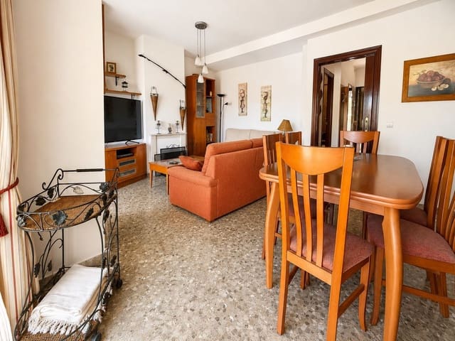 4 makuuhuone Paritalo vuokrattavana paikassa Torre del Mar, Vélez-Málaga mukana uima-altaan - 2 500 € (Ref: 9877889)