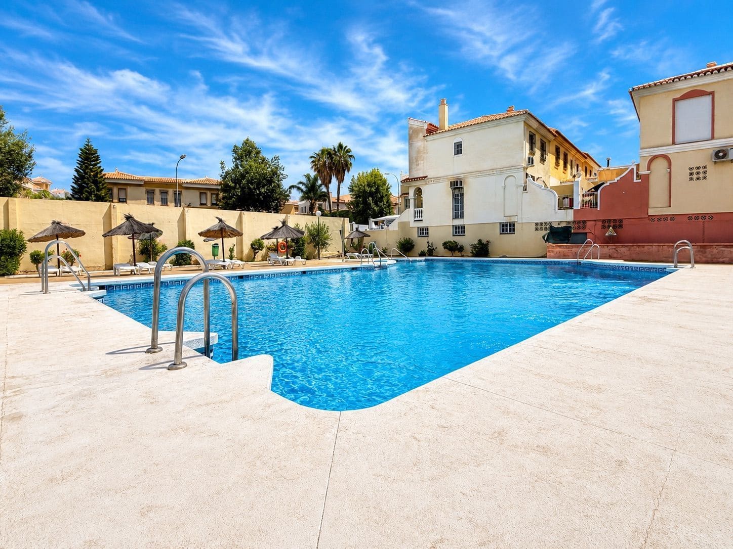 4 sovrum Semi-fristående Villa att hyra i Torre del Mar med pool - 2 500 € (Ref: 9877889)