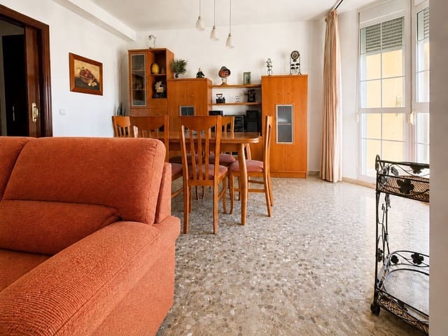 4 makuuhuone Paritalo vuokrattavana paikassa Torre del Mar, Vélez-Málaga mukana uima-altaan - 2 500 € (Ref: 9877889)