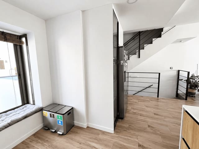 4 sovrum Semi-fristående Villa att hyra i Vélez-Málaga med pool garage - 2 400 € (Ref: 9877892)