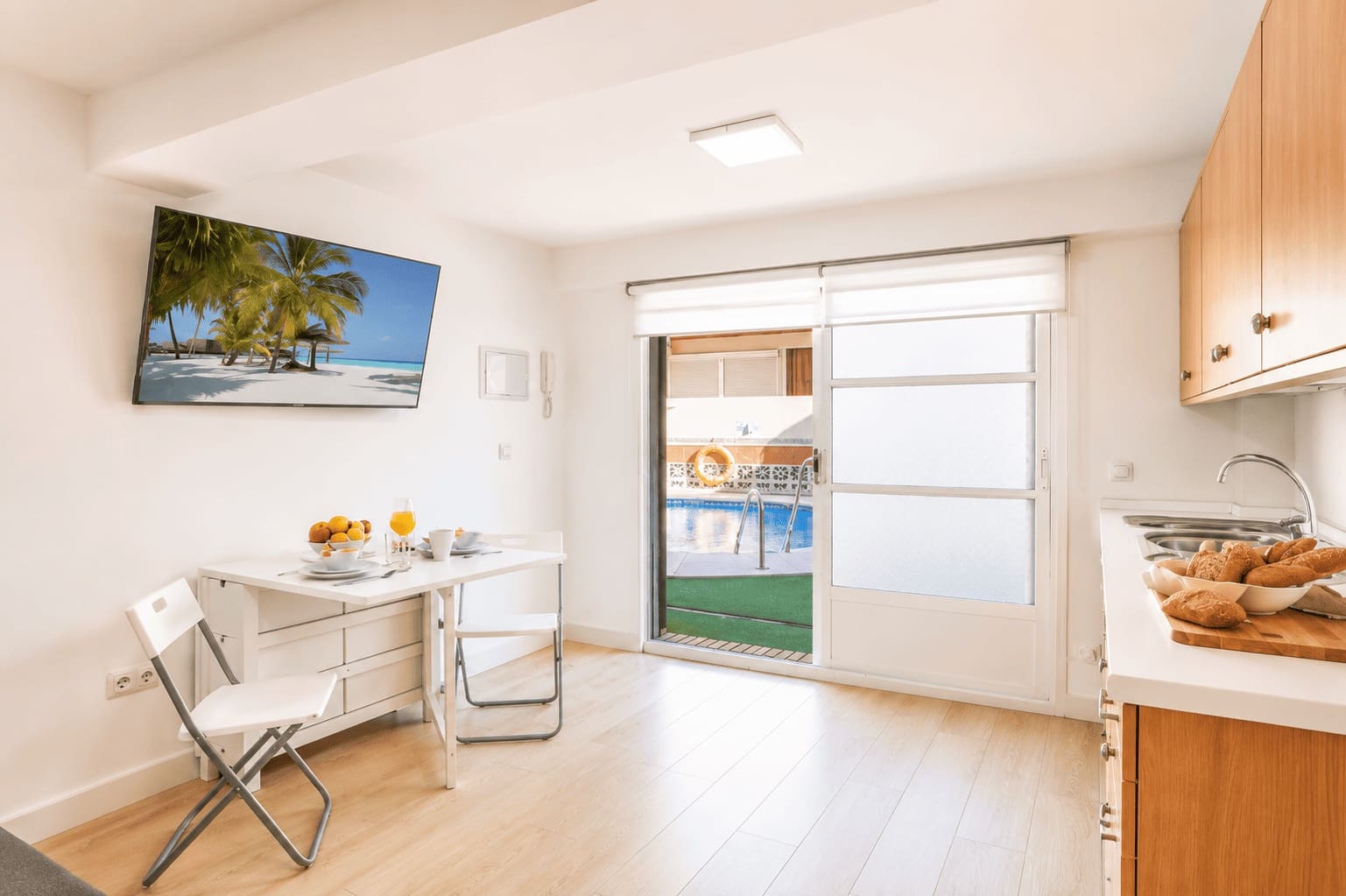 Appartement de 1 chambre à louer à Torremolinos avec piscine garage - 1 200 € (Ref: 9889732)