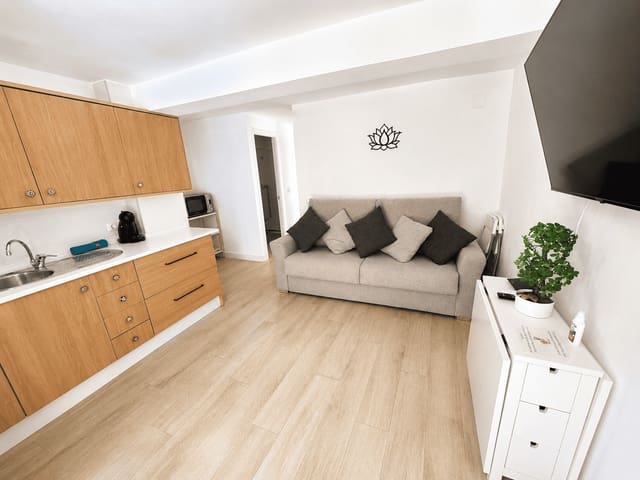 Appartement de 1 chambre à louer à Torremolinos avec piscine garage - 1 200 € (Ref: 9889732)