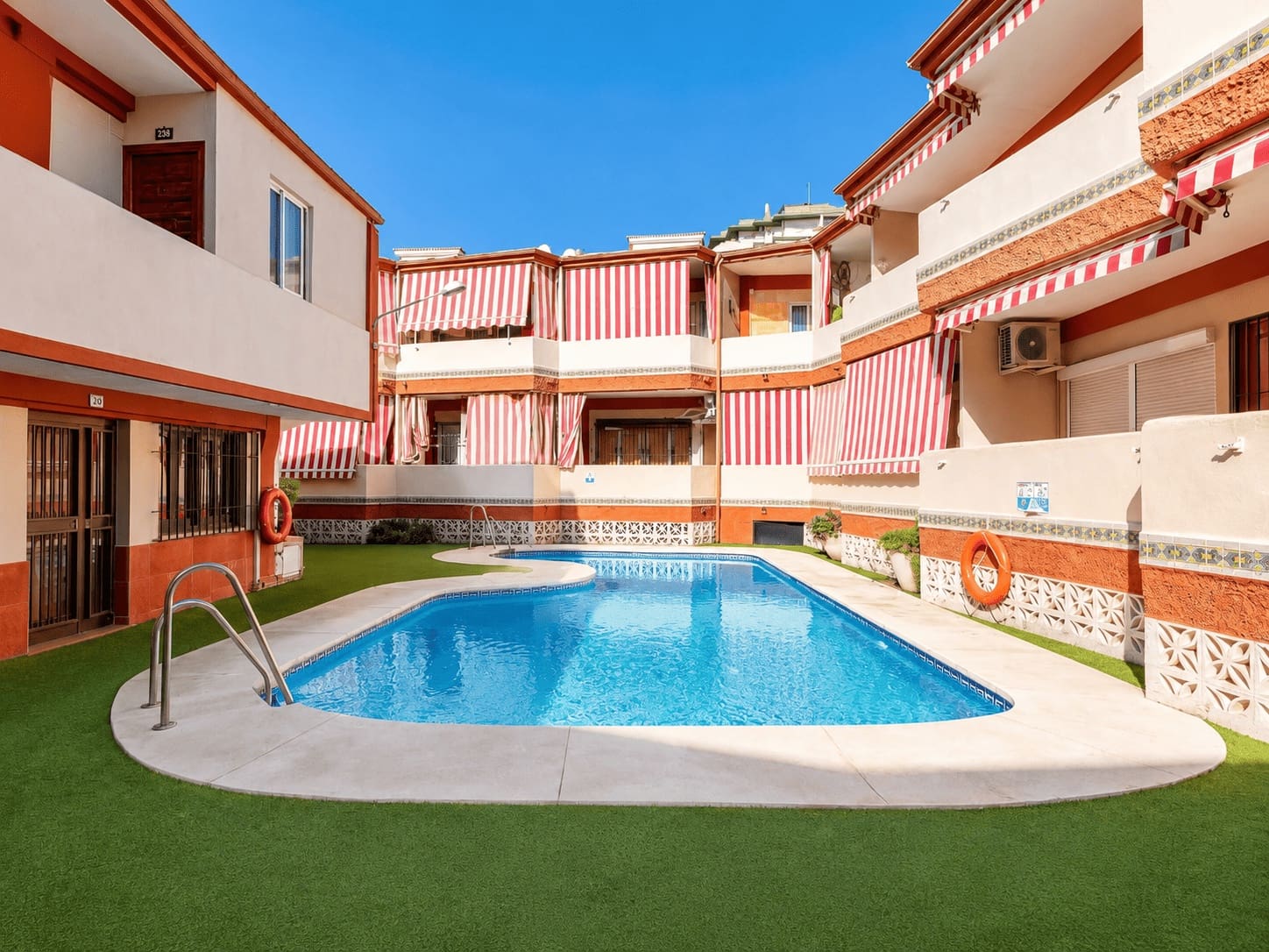Appartement de 1 chambre à louer à Torremolinos avec piscine garage - 1 200 € (Ref: 9889732)
