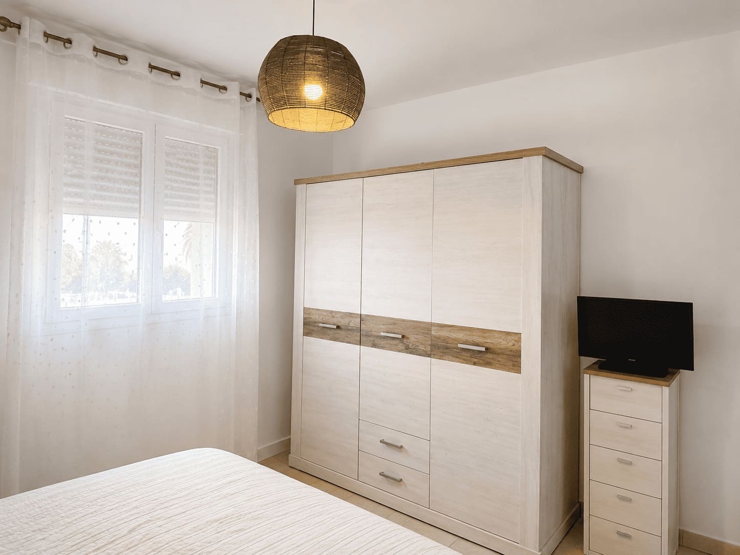 3 quarto Apartamento para arrendar em Almunecar com piscina garagem - 1 200 € (Ref: 9889733)