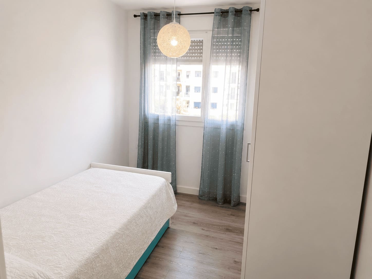 3 quarto Apartamento para arrendar em Almunecar com piscina garagem - 1 200 € (Ref: 9889733)
