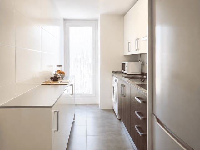 3 quarto Apartamento para arrendar em Almuñécar - 1 200 € (Ref: 9889733)