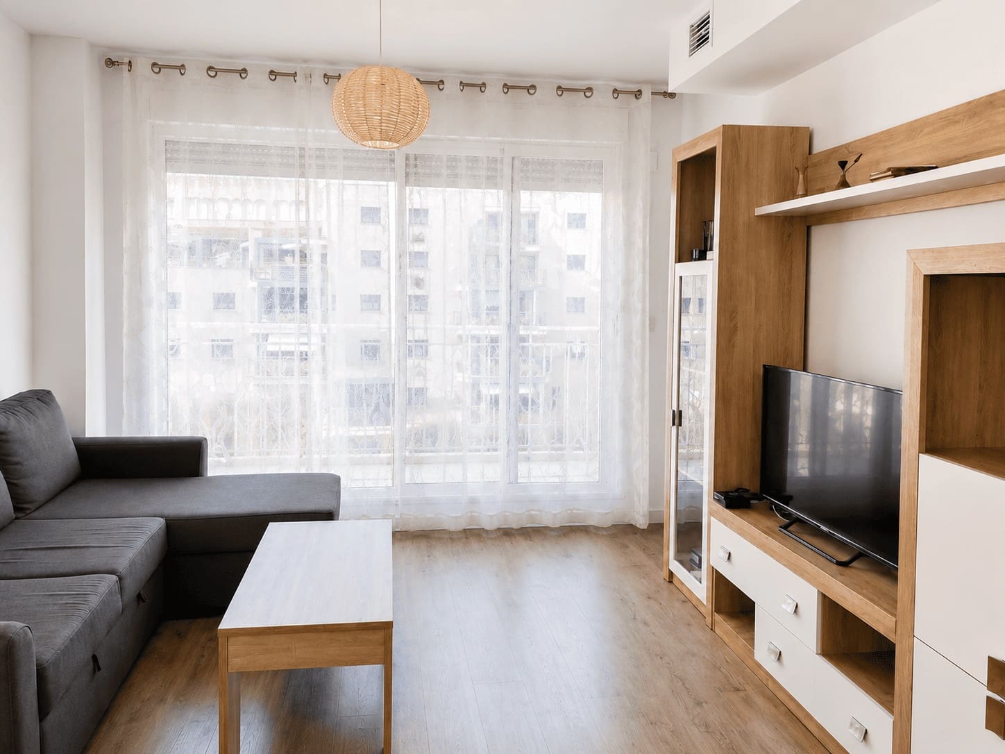 3 quarto Apartamento para arrendar em Almunecar com piscina garagem - 1 200 € (Ref: 9889733)
