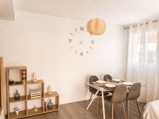 3 quarto Apartamento para arrendar em Almuñécar - 1 200 € (Ref: 9889733)