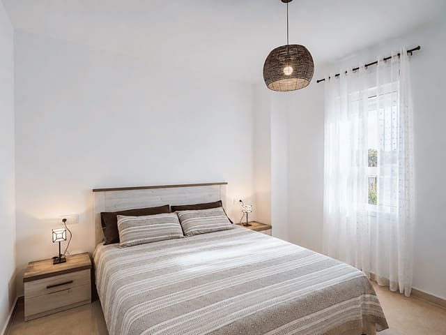 3 quarto Apartamento para arrendar em Almuñécar - 1 200 € (Ref: 9889733)