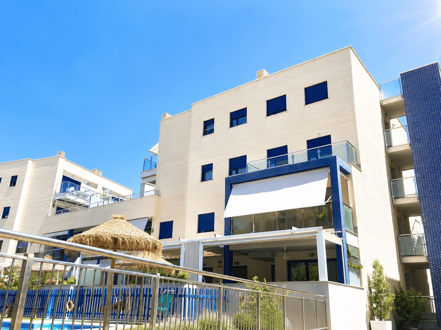 3 quarto Apartamento para arrendar em Almunecar com piscina garagem - 1 200 € (Ref: 9889733)