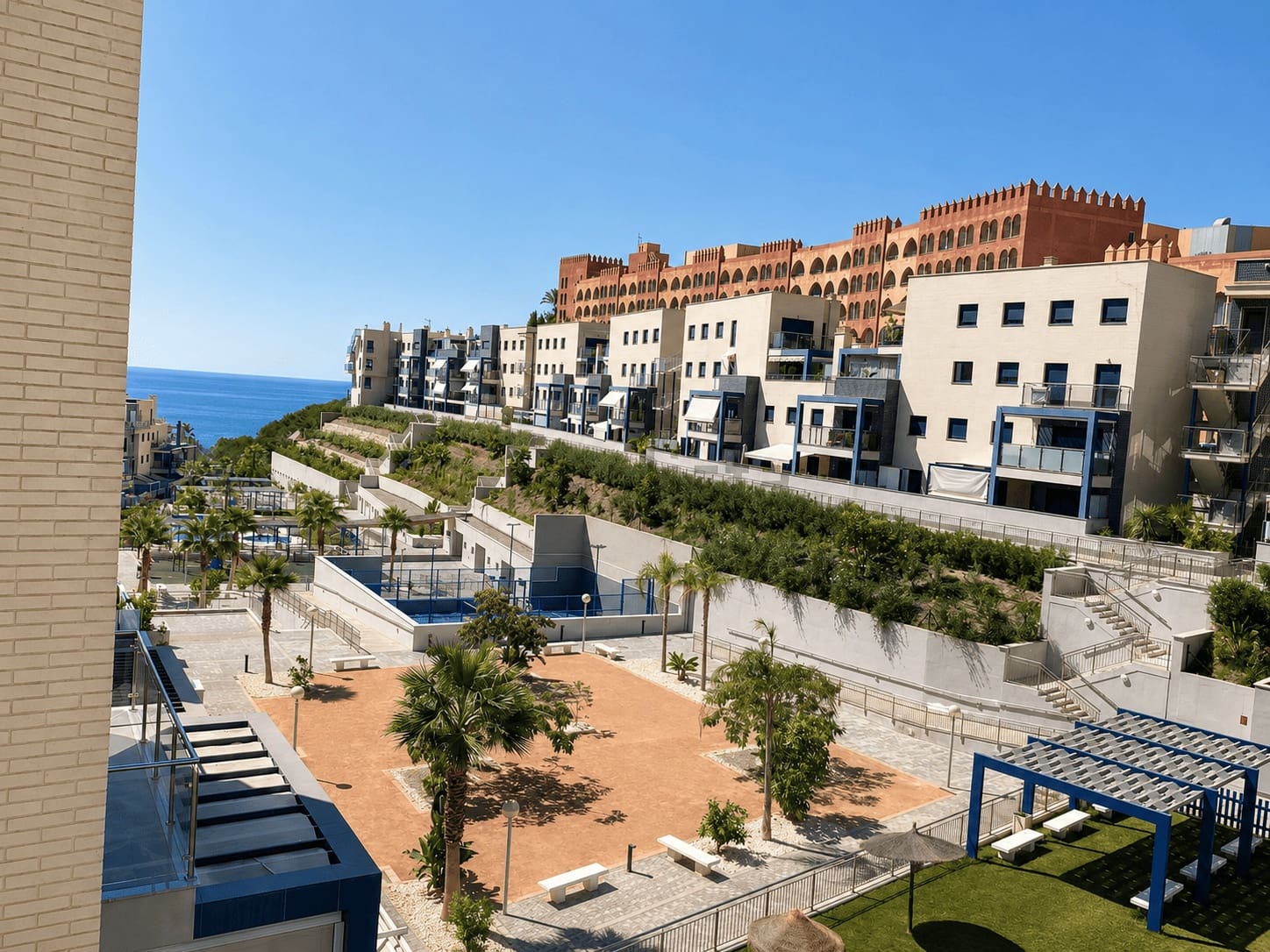 3 quarto Apartamento para arrendar em Almunecar com piscina garagem - 1 200 € (Ref: 9889733)