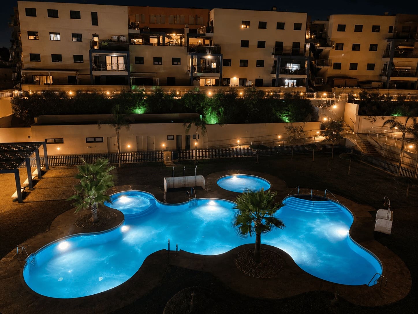3 quarto Apartamento para arrendar em Almunecar com piscina garagem - 1 200 € (Ref: 9889733)