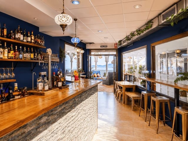Comercial para venda em Frigiliana - 65 000 € (Ref: 9891678)