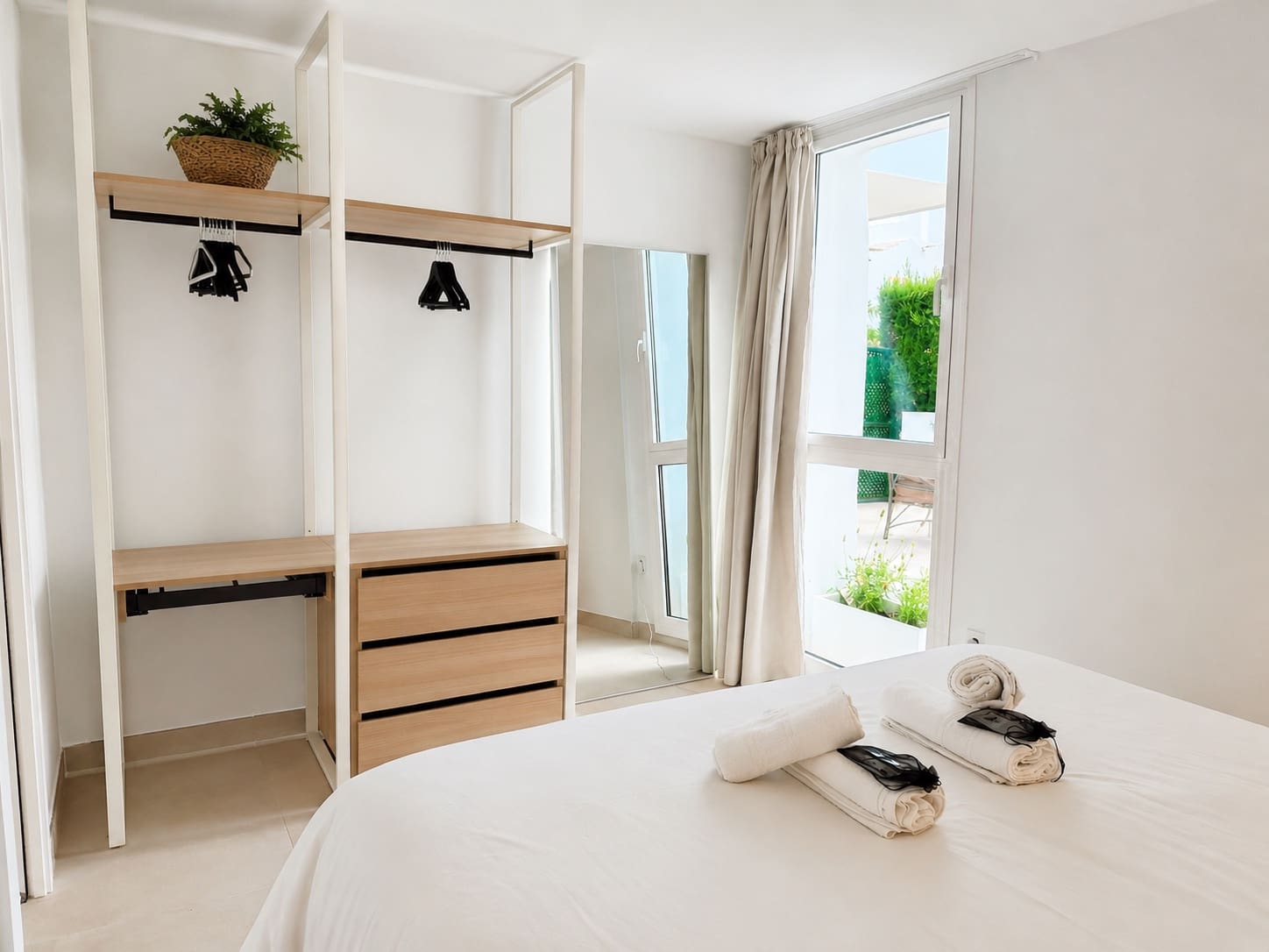 2 Zimmer Apartment zu vermieten in Marbella mit Pool Garage - 2.950 € (Ref: 9898719)