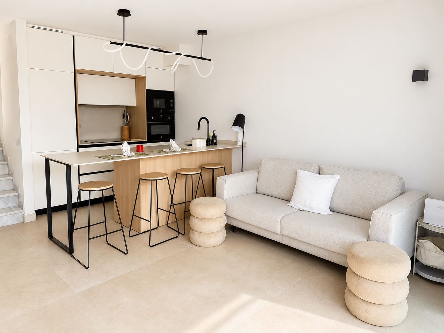 2 Zimmer Apartment zu vermieten in Marbella mit Pool Garage - 2.950 € (Ref: 9898719)