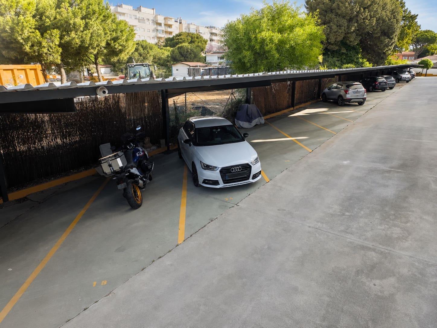 2 Zimmer Apartment zu vermieten in Marbella mit Pool Garage - 2.950 € (Ref: 9898719)