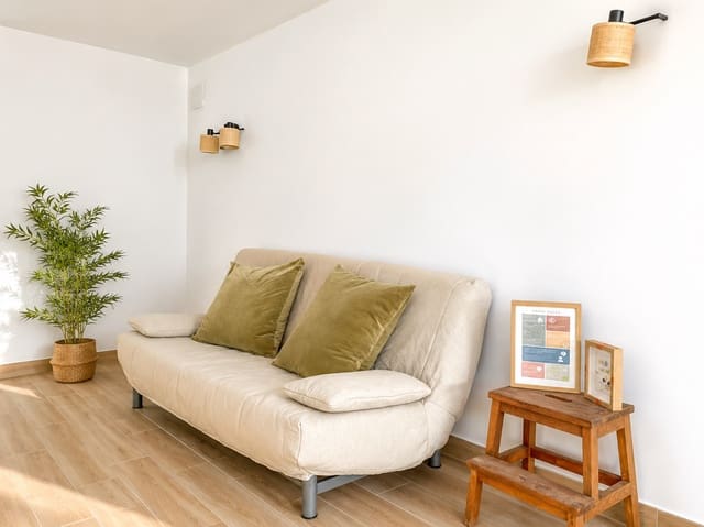 2 bedroom Apartment for rent in Seghers, Estepona with pool garage - € 2,100 (Ref: 9910022)