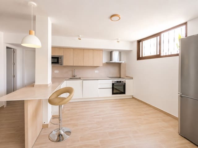 2 bedroom Apartment for rent in Seghers, Estepona with pool garage - € 2,100 (Ref: 9910022)