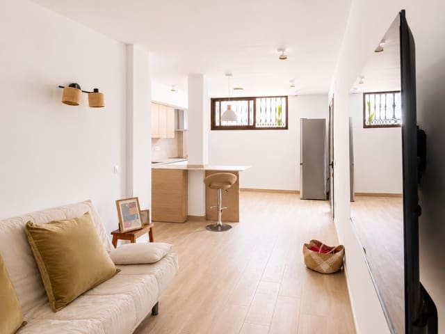 2 bedroom Apartment for rent in Seghers, Estepona with pool garage - € 2,100 (Ref: 9910022)