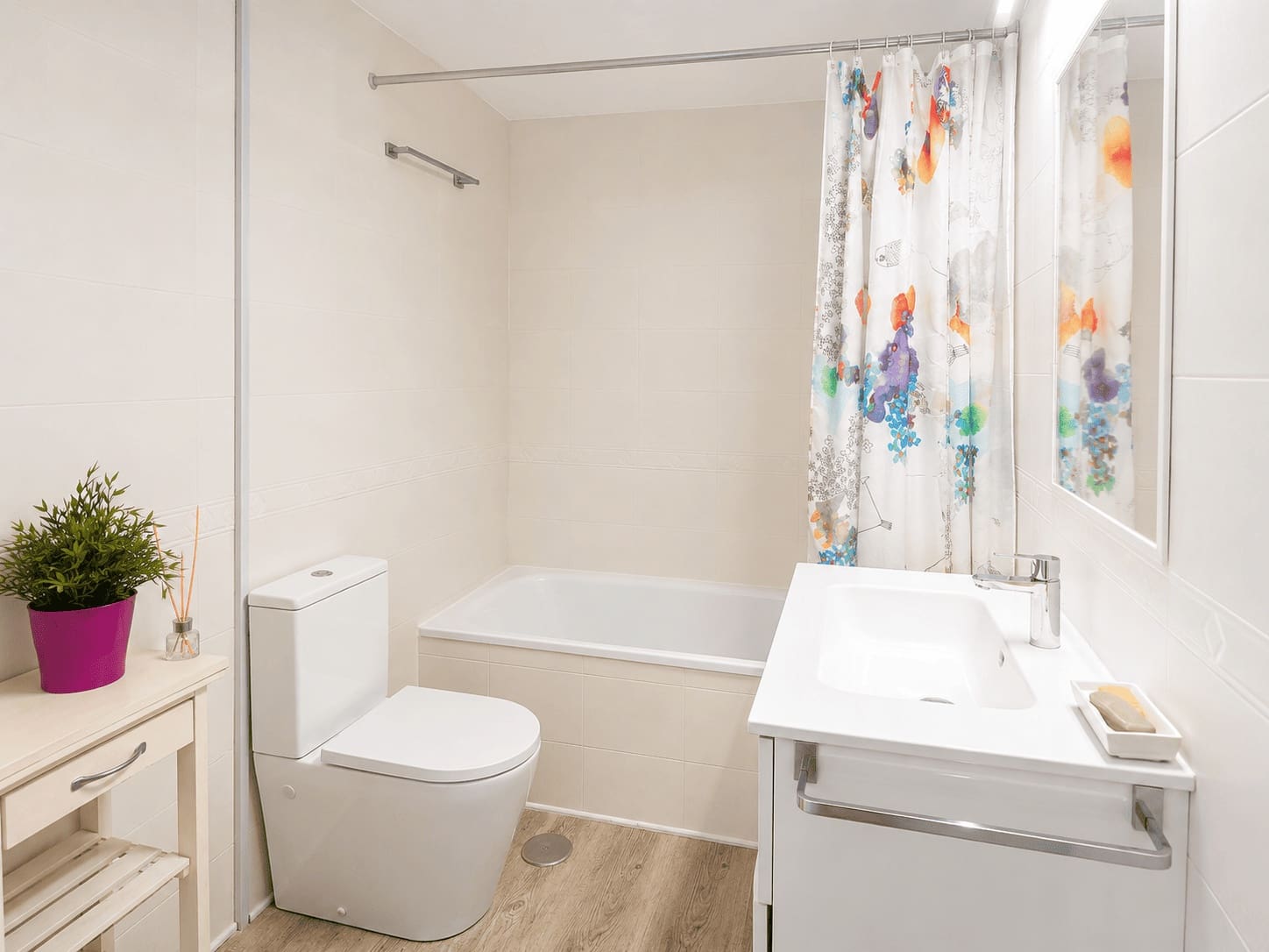 2 slaapkamer Appartement te huur in Malaga stad - € 1.350 (Ref: 9919340)