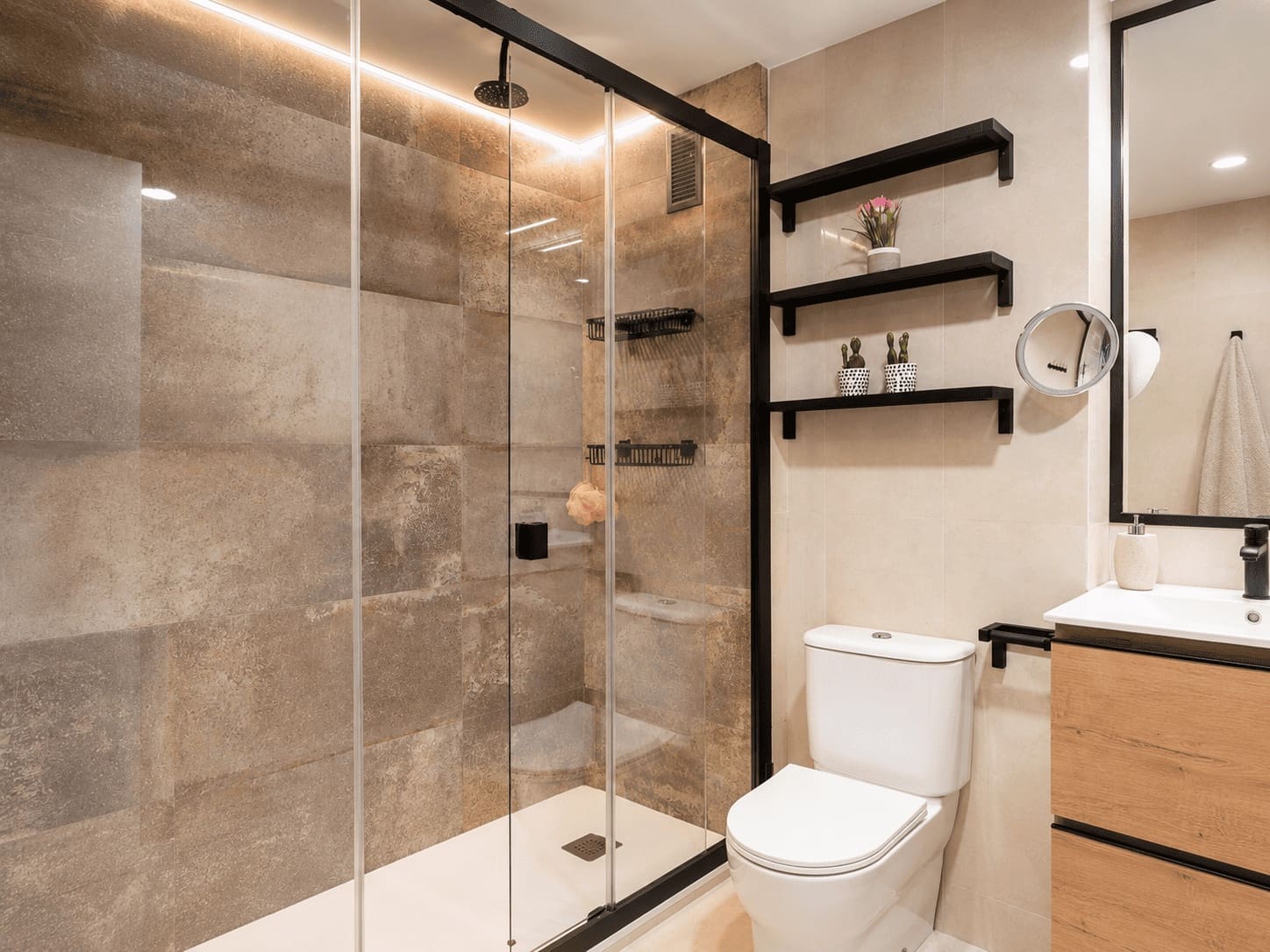 Apartamento de 2 habitaciones en Almuñécar en alquiler con piscina garaje - 1.440 € (Ref: 9921685)