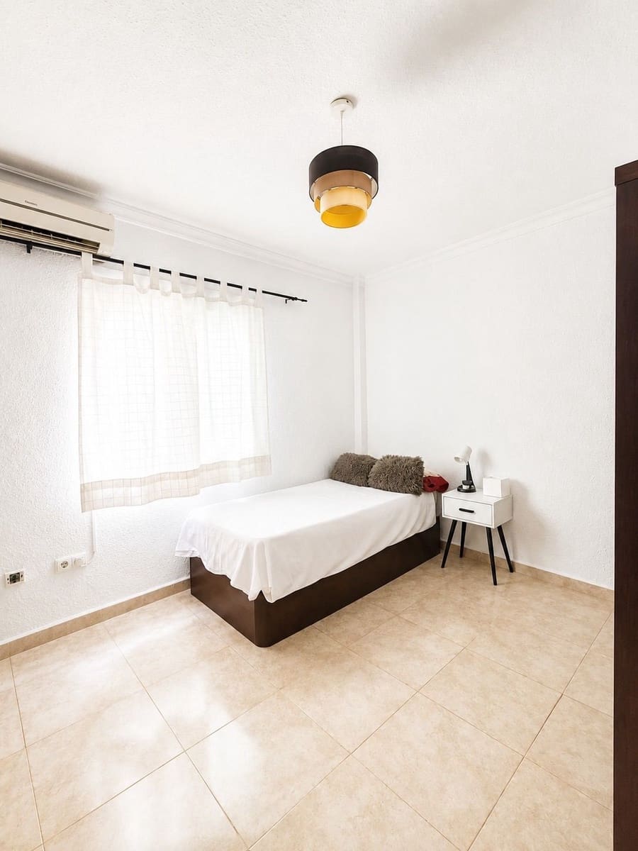 3 quarto Apartamento para arrendar em Mijas - 1 680 € (Ref: 9923222)
