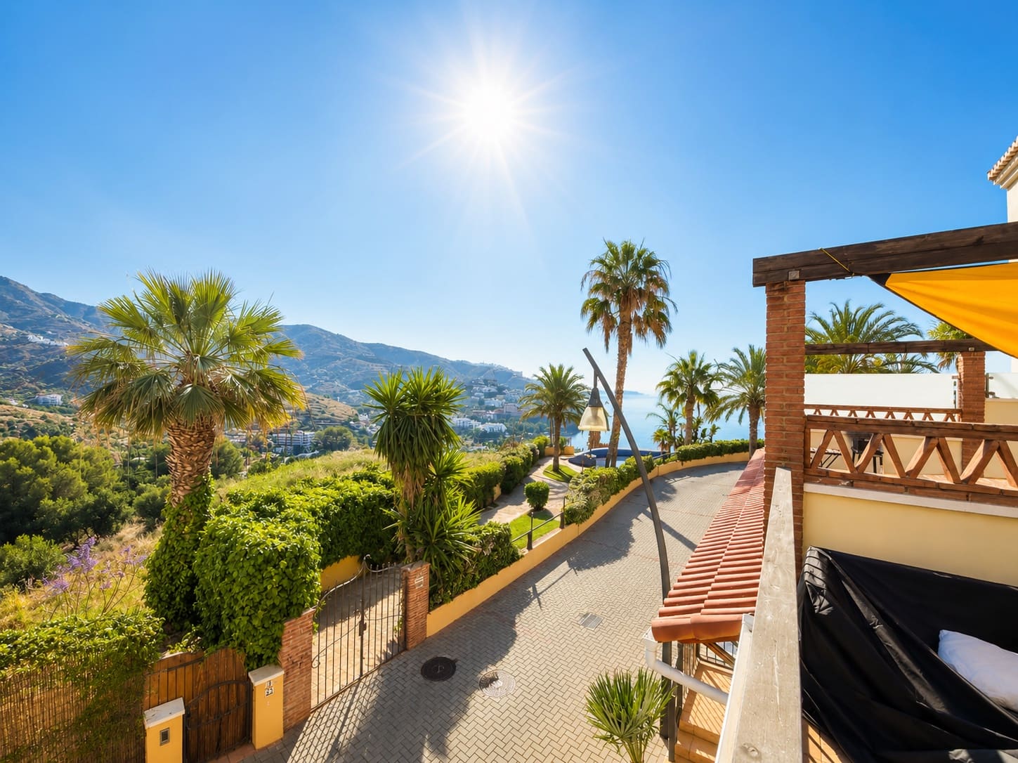 Chalet de 3 habitaciones en Almuñécar en alquiler con piscina - 1.365 € (Ref: 9923223)