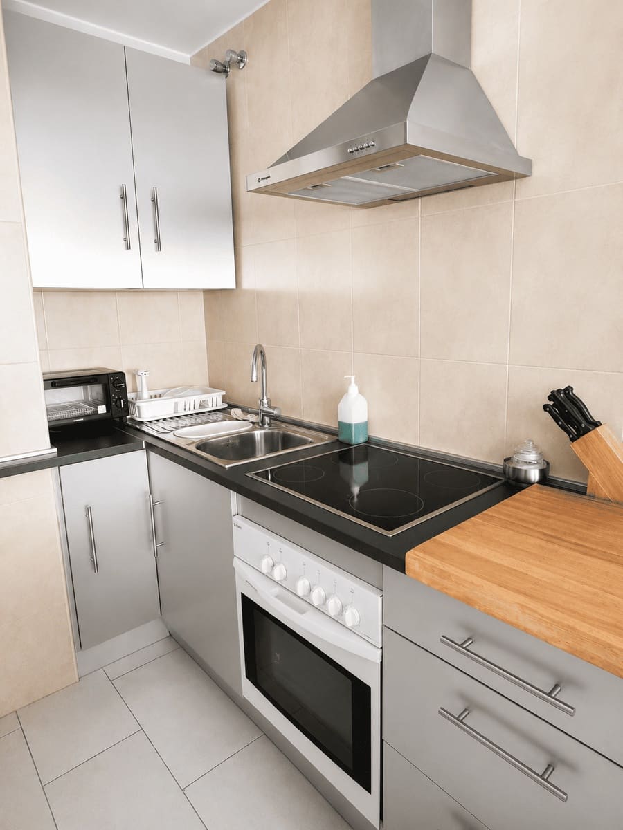 2 bedroom Apartment for rent in Fuengirola with pool garage - € 1,320 (Ref: 9926764)