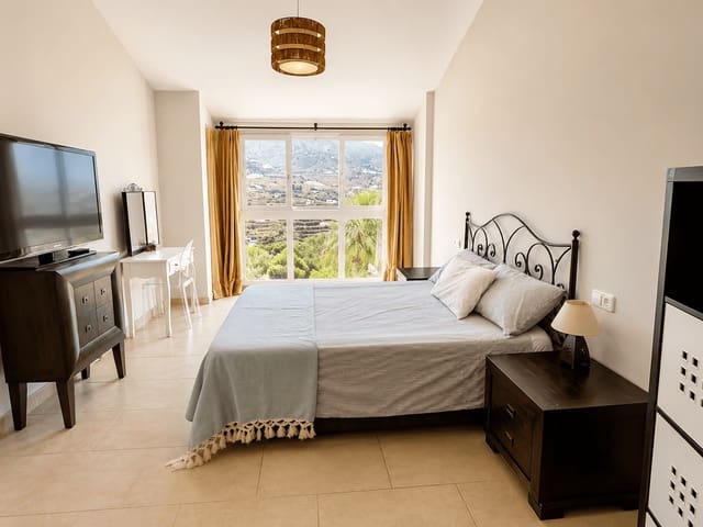 3 quarto Moradia para arrendar em Almuñécar com piscina - 1 365 € (Ref: 9928725)