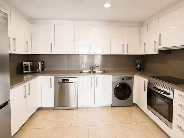 3 makuuhuone Huvila vuokrattavana paikassa Almuñécar mukana uima-altaan - 1 365 € (Ref: 9932809)
