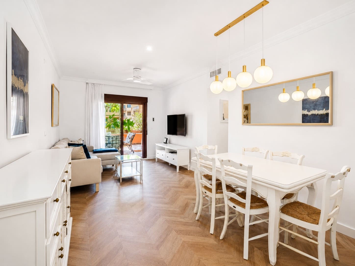 3 bedroom Apartment for rent in Motril with pool garage - € 1,500 (Ref: 9932810)