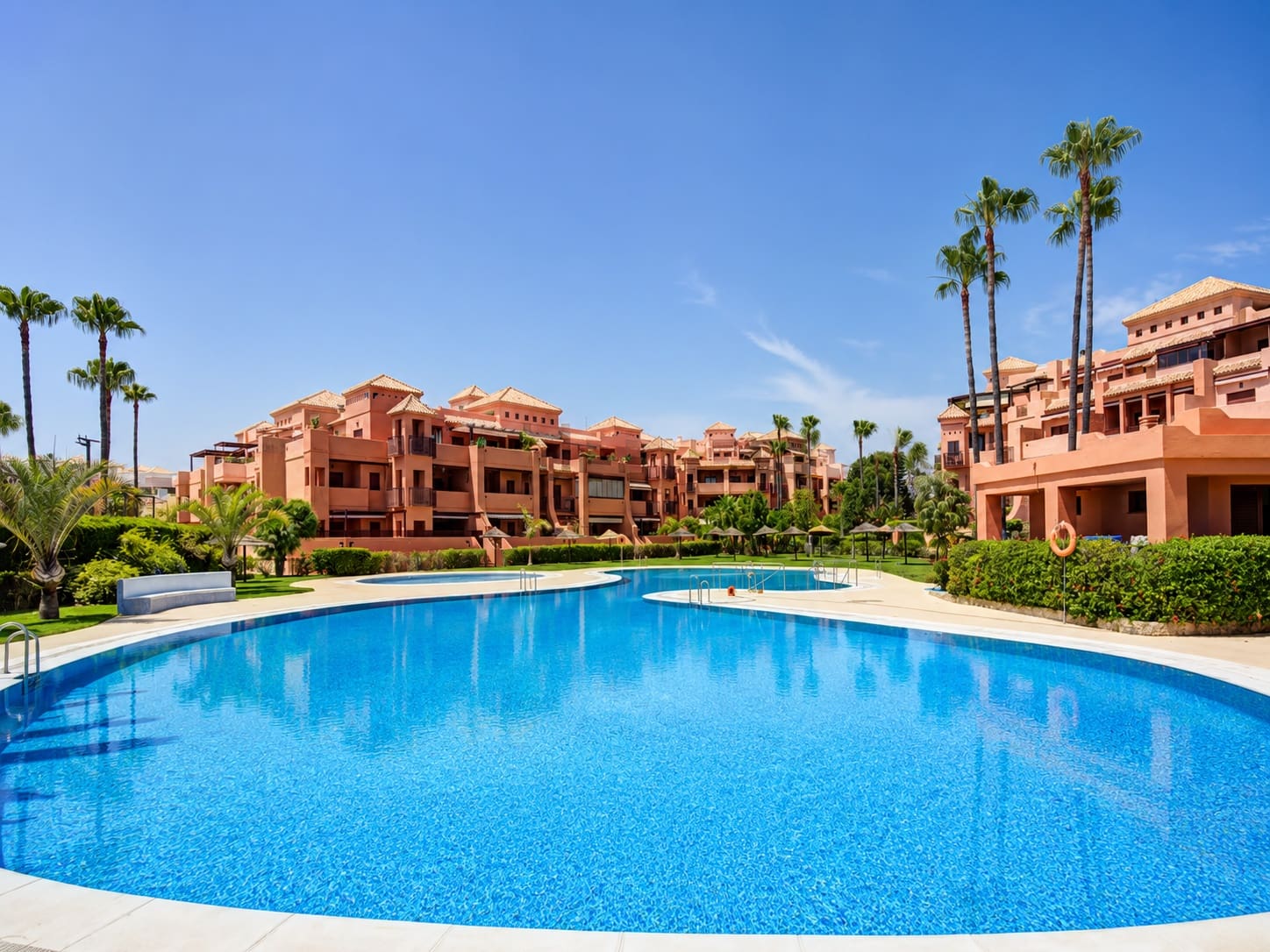 3 bedroom Apartment for rent in Motril with pool garage - € 1,500 (Ref: 9932810)