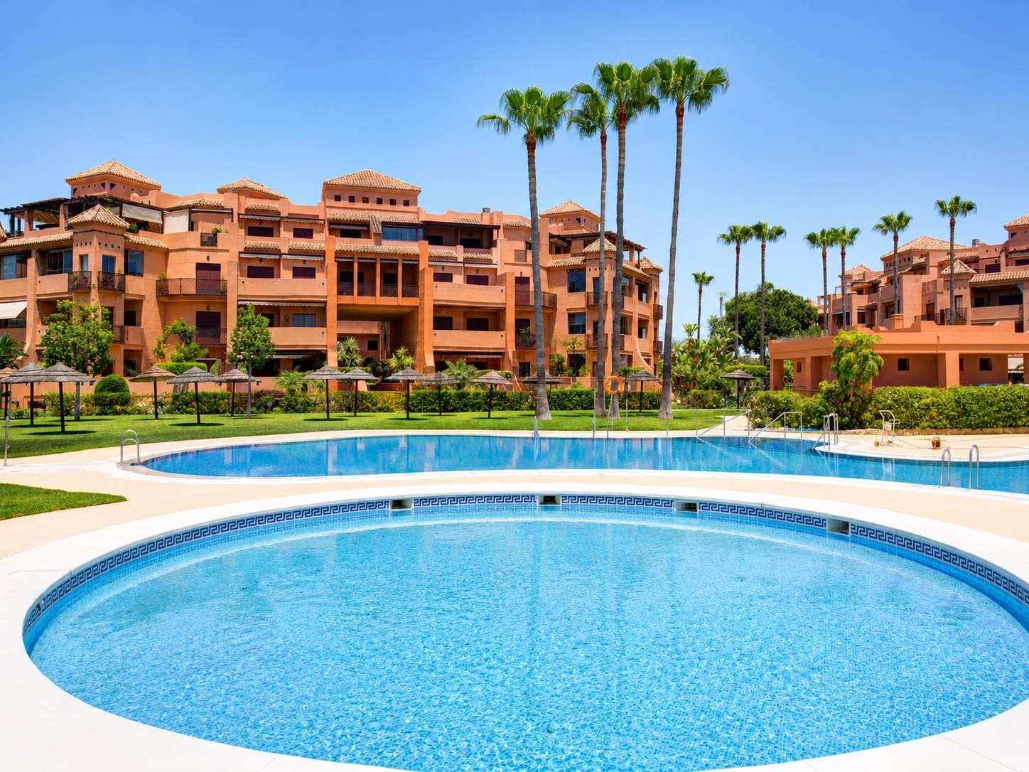 3 bedroom Apartment for rent in Motril with pool garage - € 1,500 (Ref: 9932810)