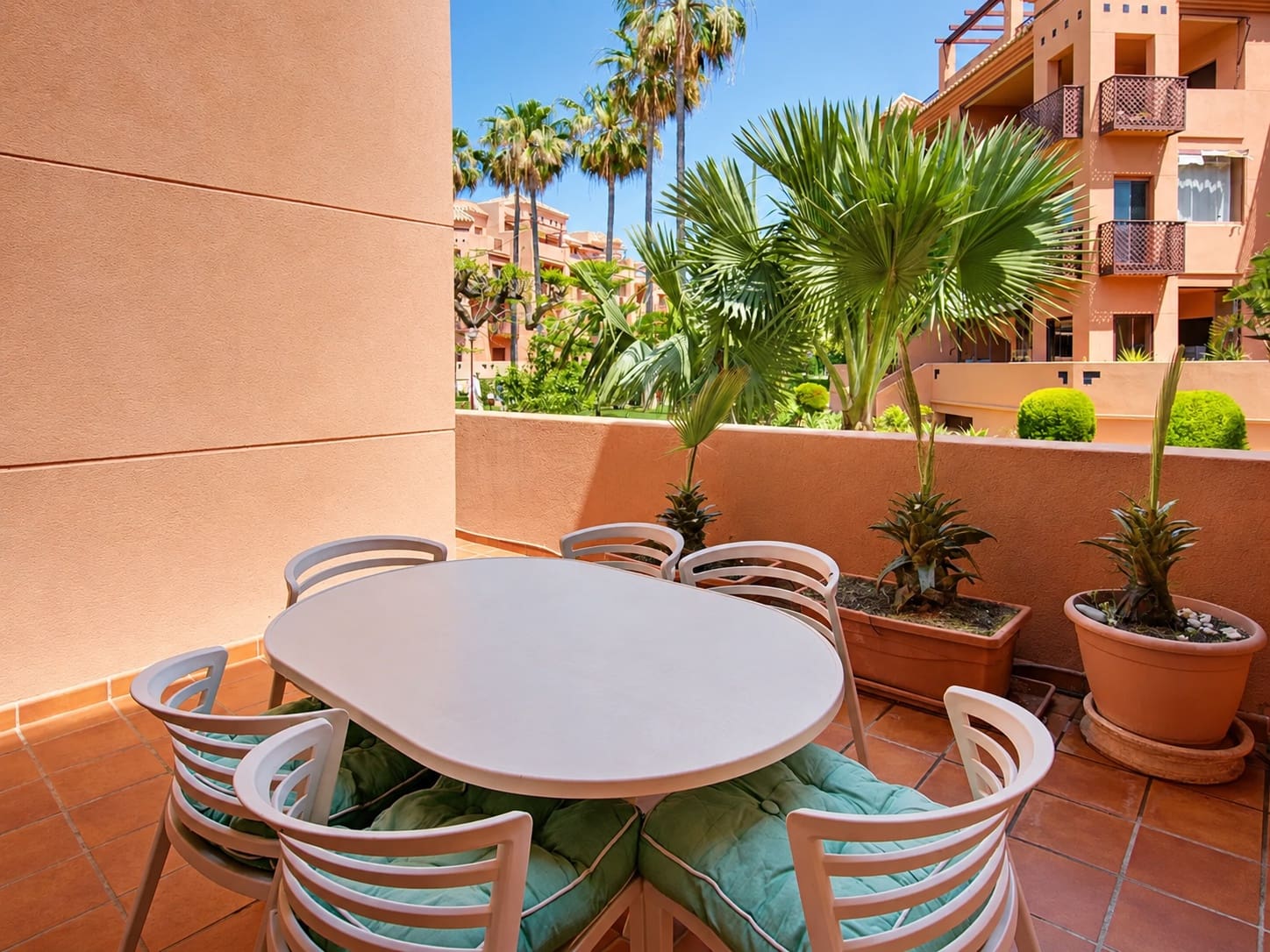 3 bedroom Apartment for rent in Motril with pool garage - € 1,500 (Ref: 9932810)