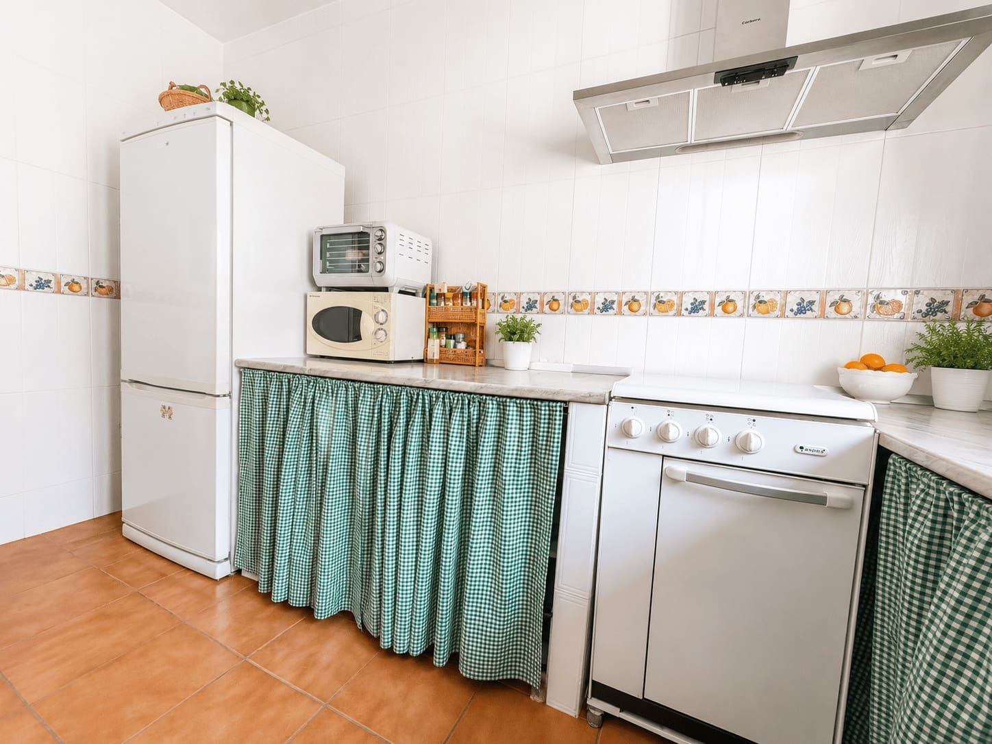 4 makuuhuone Huvila vuokrattavana paikassa Molvizar mukana 
autotalli - 1 200 € (Ref: 9939326)