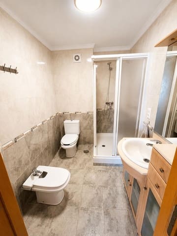 2 makuuhuone Asunto vuokrattavana paikassa Vélez-Málaga mukana uima-altaan 
autotalli - 1 080 € (Ref: 9946959)
