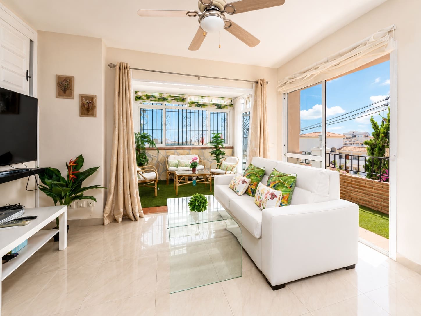 2 makuuhuone Omakotitalo vuokrattavana paikassa Nerja mukana uima-altaan 
autotalli - 1 800 € (Ref: 9953719)