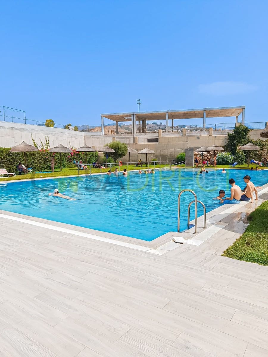 1 quarto Apartamento para arrendar em Torrox-Costa com piscina garagem - 720 € (Ref: 9978143)