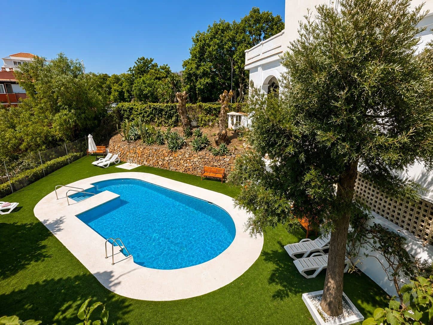 Maison de Ville de 1 chambre à louer à Rincon de la Victoria avec piscine garage - 1 500 € (Ref: 9984378)